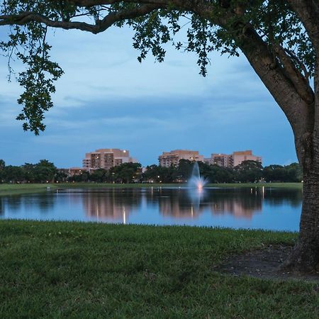 Club Wyndham Palm-Aire Hotel Pompano Beach Buitenkant foto