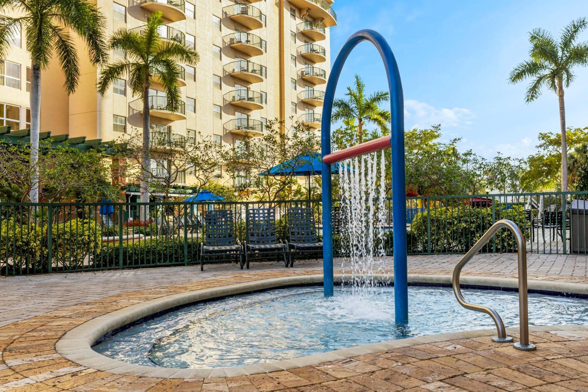 Club Wyndham Palm-Aire Hotel Pompano Beach Buitenkant foto