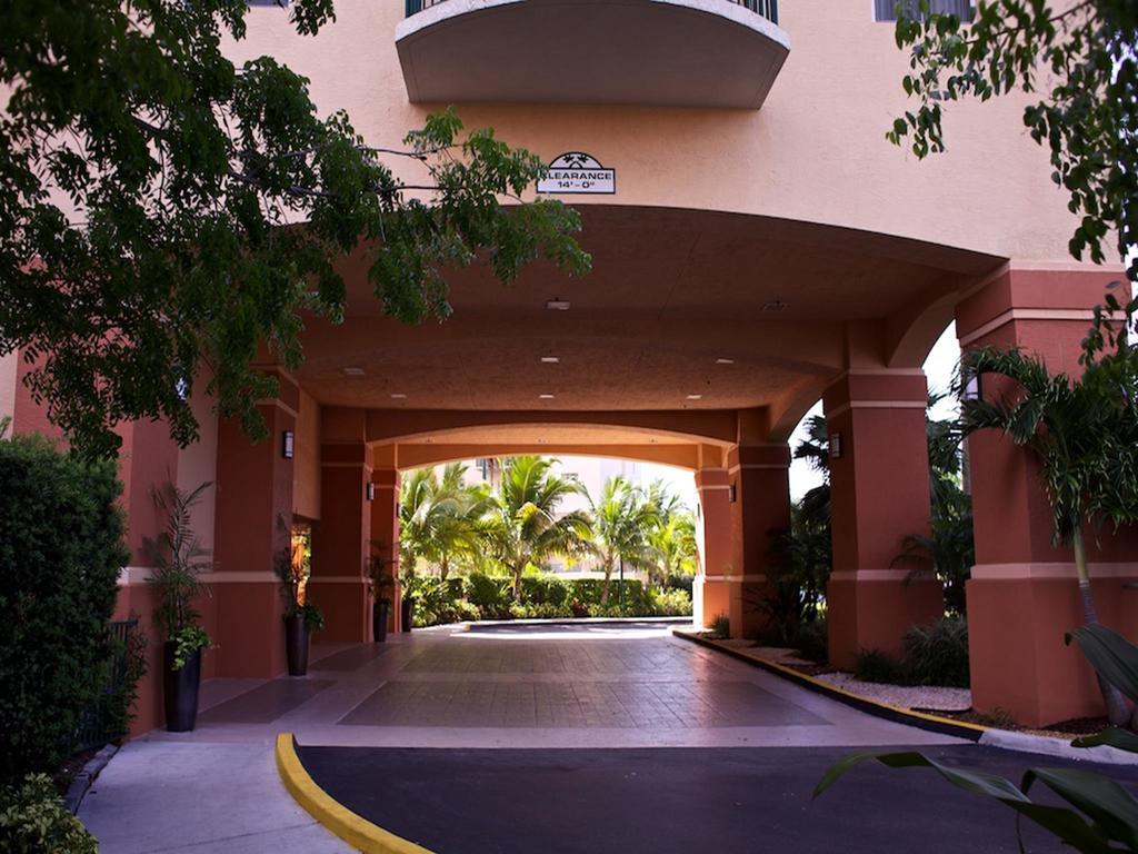 Club Wyndham Palm-Aire Hotel Pompano Beach Buitenkant foto