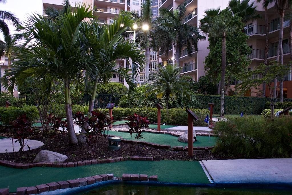 Club Wyndham Palm-Aire Hotel Pompano Beach Buitenkant foto